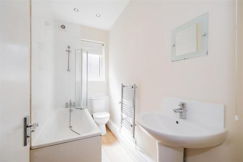 2 bedroom flat to rent, The Drive, North Chingford, E4