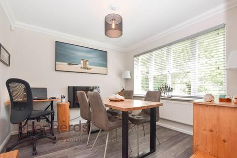 5 Hillcrest Close, Goffs Oak, Waltham Cross, EN7 5EJ