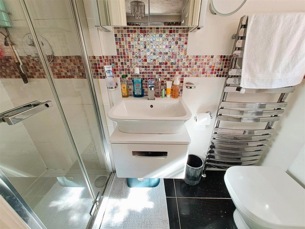 En Suite Shower Room