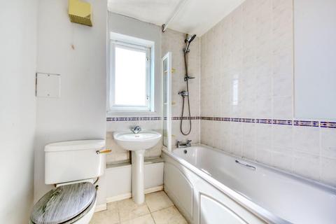 51 Jemmett Close, Kingston Upon Thames, KT2 7AJ