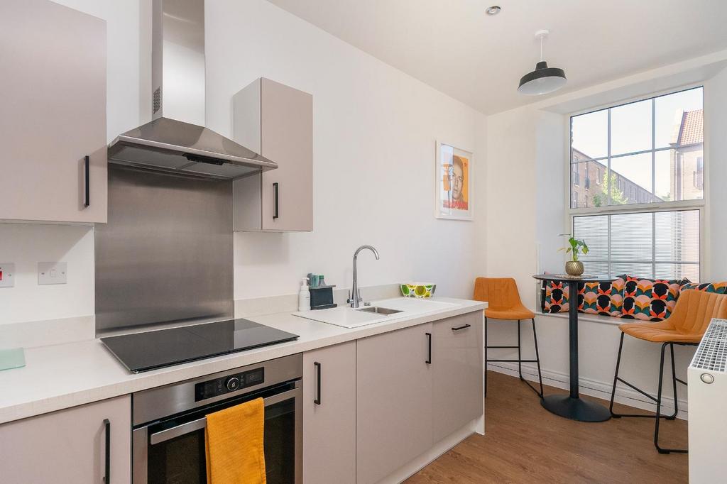 7 C4 HFS - Kitchen Diner B.jpg