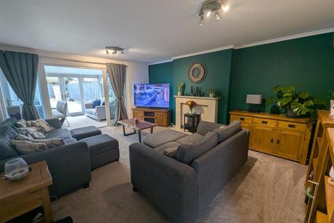 9 Avon Road, Hurworth Place, Darlington, DL2 2HF