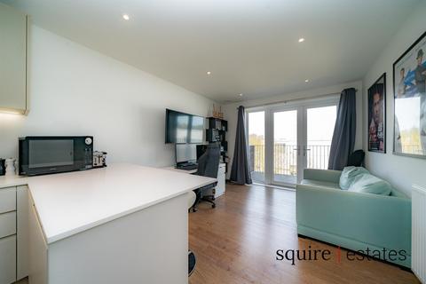 1 bedroom apartment for sale, Frogmore Avenue, Watford