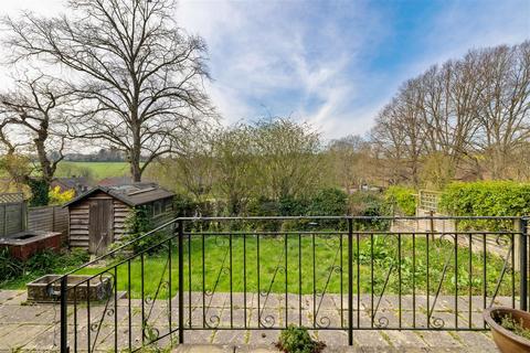 6 Knapps Hard, West Meon, Petersfield, GU32 1LE
