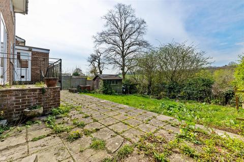 6 Knapps Hard, West Meon, Petersfield, GU32 1LE