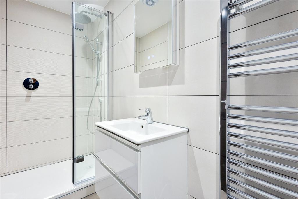 Penthouse Shower Roo