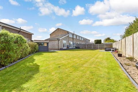 18 Bruce Close, Deal, CT14 9BU