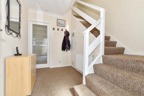 18 Bruce Close, Deal, CT14 9BU