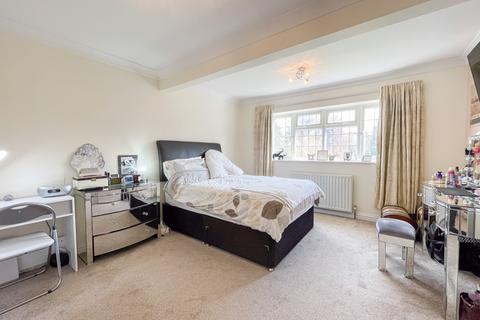 5 bedroom detached house for sale, Milton Hall Road, Gravesend, Kent, DA12