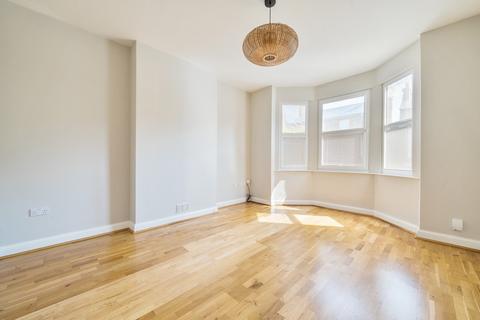 46 Chatham Road, Kingston Upon Thames, KT1 3AA