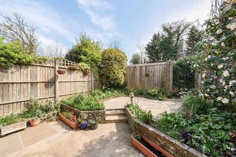 2 bedroom terraced house for sale, Bladon Close, Guildford, GU1