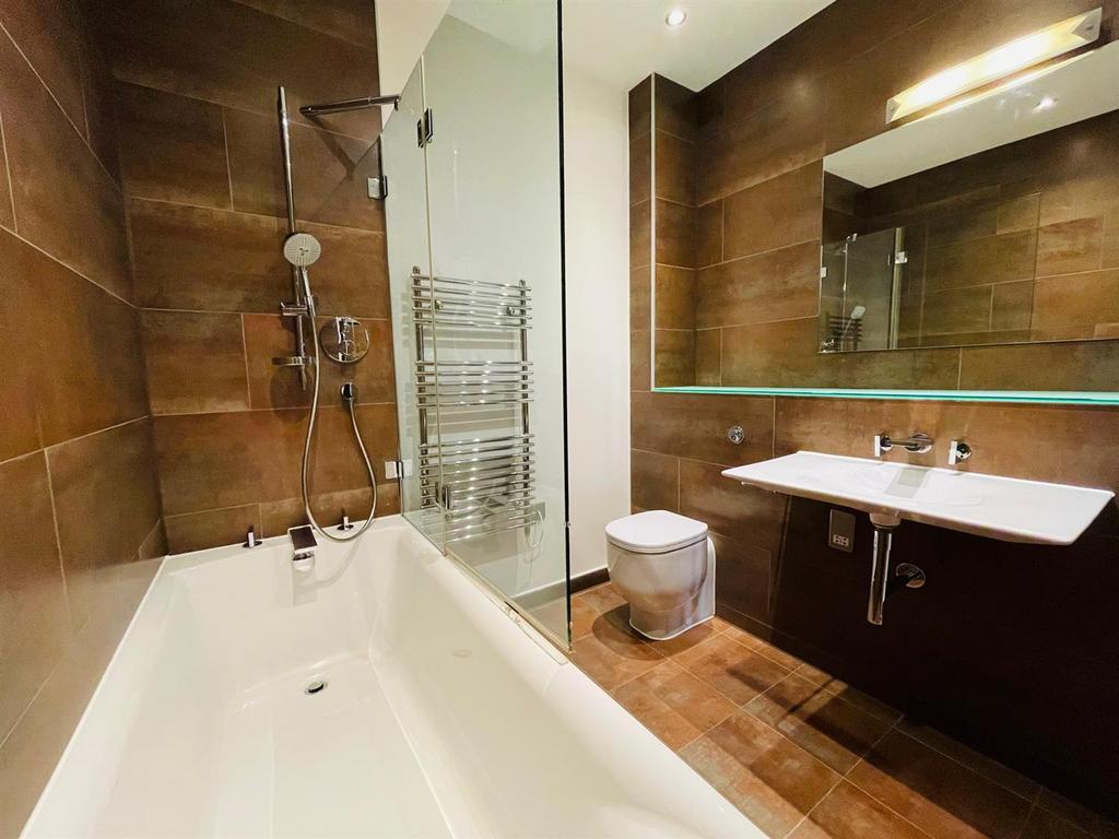 En-Suite bathroom
