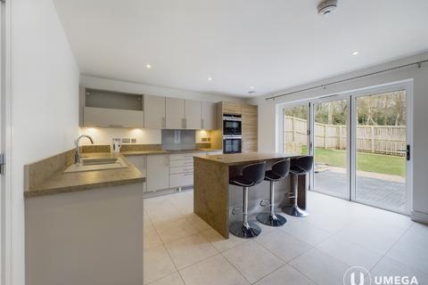 5 bedroom detached house to rent, Willow Park Drive, Penicuik, Midlothian, EH26