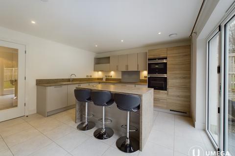 5 bedroom detached house to rent, Willow Park Drive, Penicuik, Midlothian, EH26