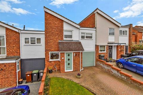 4 bedroom terraced house for sale, Wordsworth Way, Larkfield, Aylesford, Kent