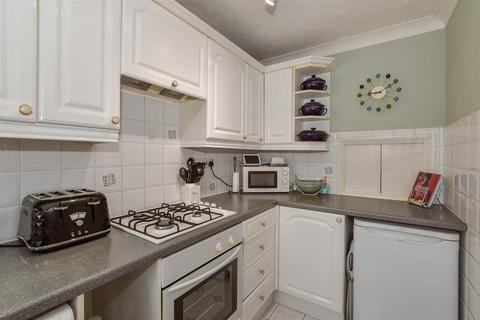 4 bedroom terraced house for sale, Wordsworth Way, Larkfield, Aylesford, Kent