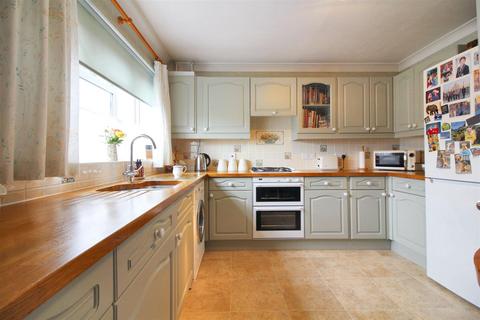 5 Brent Path, Aylesbury, HP21 9LS