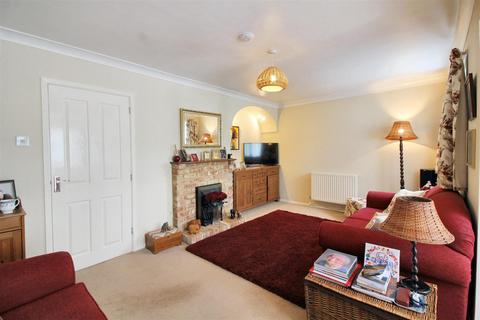 5 Brent Path, Aylesbury, HP21 9LS