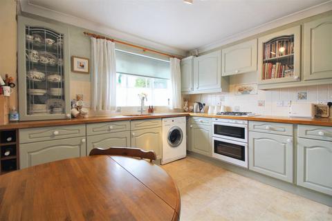 5 Brent Path, Aylesbury, HP21 9LS
