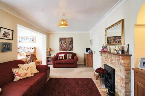 5 Brent Path, Aylesbury, HP21 9LS