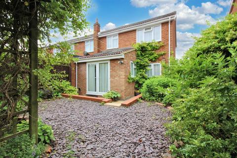 5 Brent Path, Aylesbury, HP21 9LS