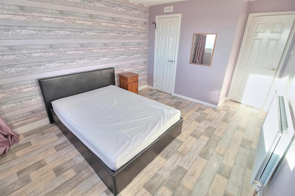 Bed 1 2.jpg