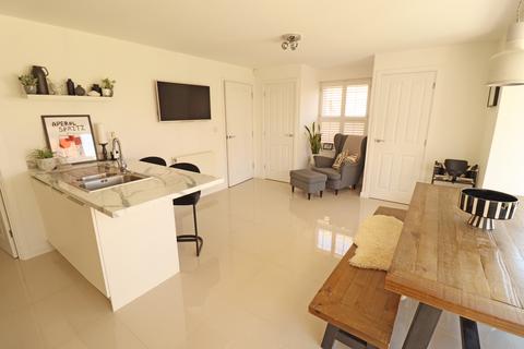 2 Ferndown Close, Stanford-le-hope, SS17 0FW