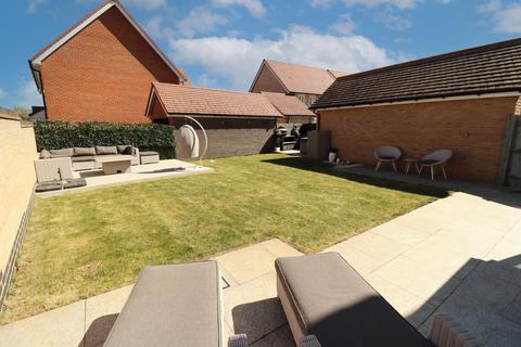 2 Ferndown Close, Stanford-le-hope, SS17 0FW