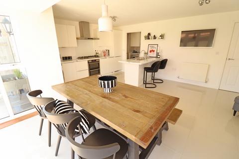 2 Ferndown Close, Stanford-le-hope, SS17 0FW