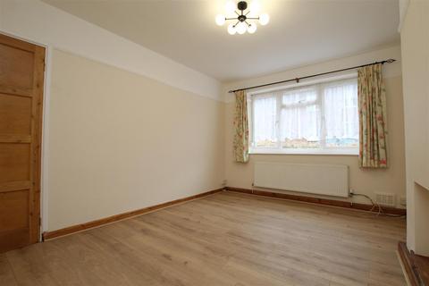 2 bedroom maisonette to rent, The Limes, Brentwood