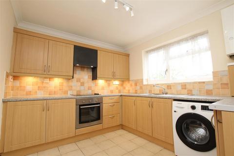 2 bedroom maisonette to rent, The Limes, Brentwood