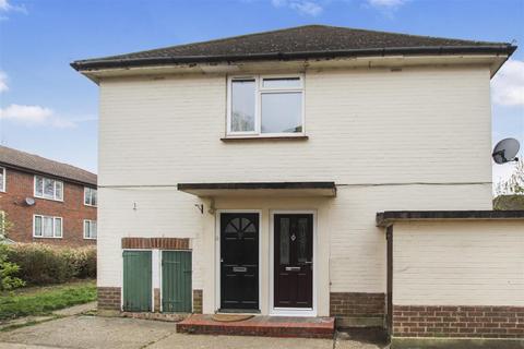 2 bedroom maisonette to rent, The Limes, Brentwood