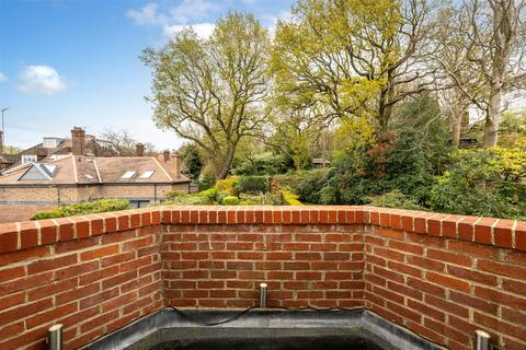 Flat D, 30 Redington Road, London, NW3 7RB