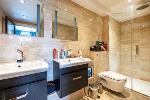 Flat D, 30 Redington Road, London, NW3 7RB