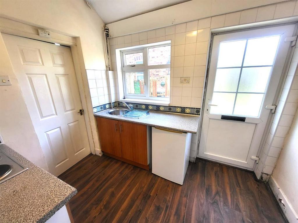 Kitchen Pic 2