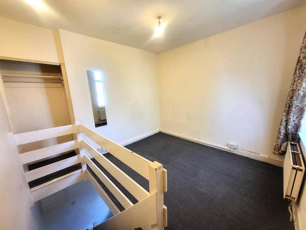 Bedroom Pic 1