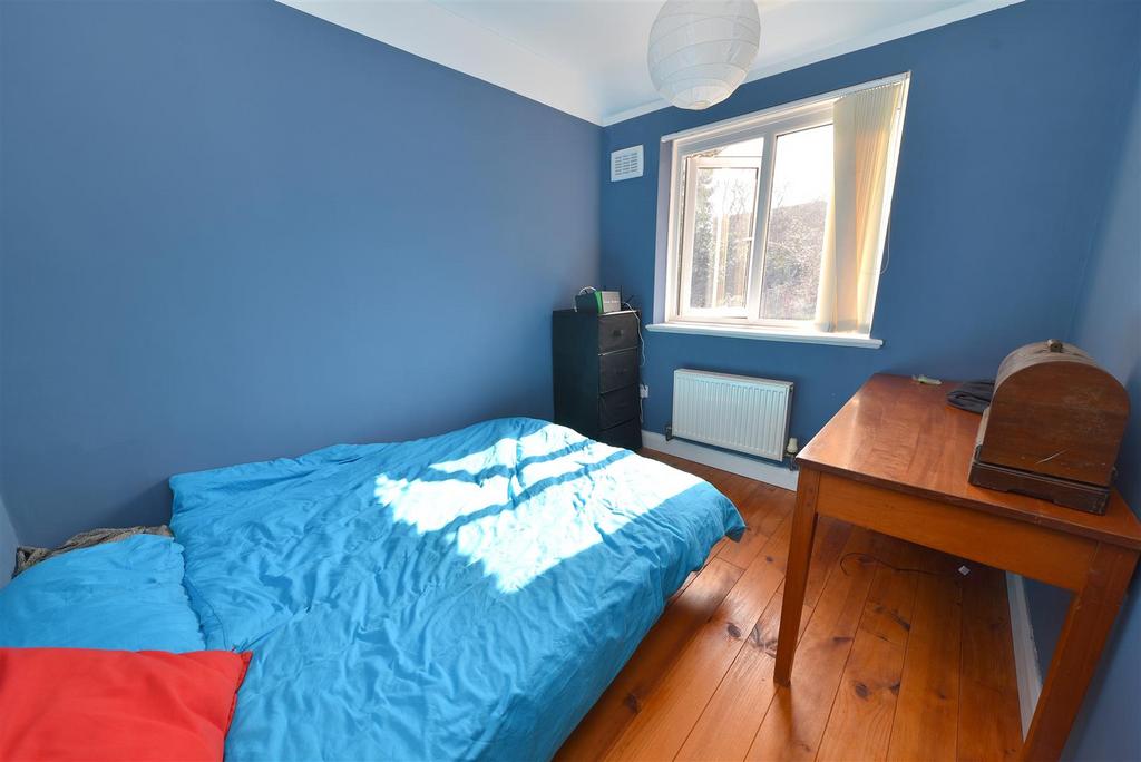Bedroom3.1.JPG