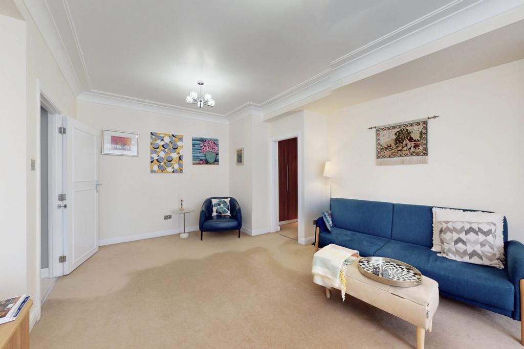 Apartment in St John's Wood - View 4