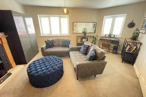 3 bedroom terraced house for sale, Sherbourne Drive, Salisbury SP4
