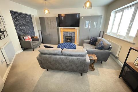 3 bedroom terraced house for sale, Sherbourne Drive, Salisbury SP4