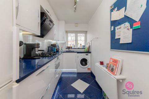 2 bedroom flat for sale, Long Lane, London, N3