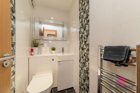 2 bedroom flat for sale, Long Lane, London, N3