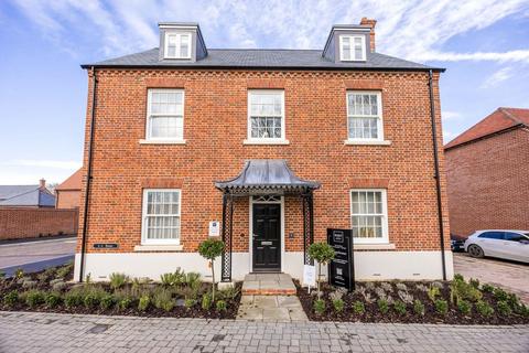 5 bedroom detached house for sale, Mountbatten Park, Hoe Lane, North Baddesley, Hampshire, SO52