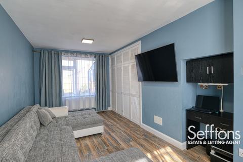 3 bedroom semi-detached house for sale, Munnings Road, Norwich, Norfolk