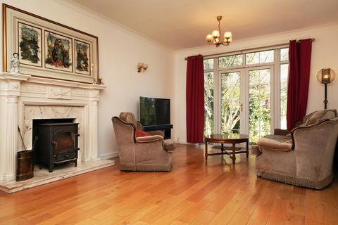 4 bedroom detached house for sale, Charlton Kings