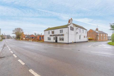 Pub for sale, Golden Lion, 73 Seas End Road, Moulton Seas End, Spalding, Lincs PE12 6LD