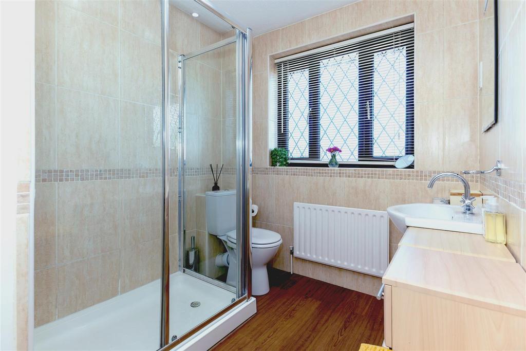 Bedroom 1 en suite SAPL2215-CR3-20250409-Dx O Deep P