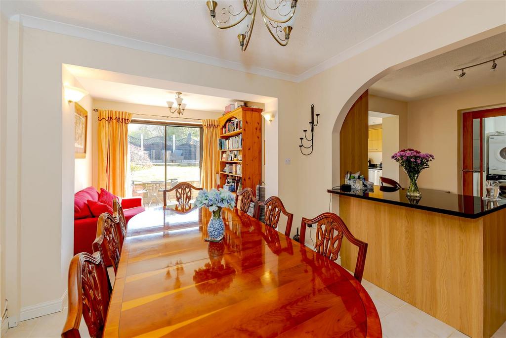 Dining room 1 SAPL2089-CR3-20250409-Dx O Deep PRIME