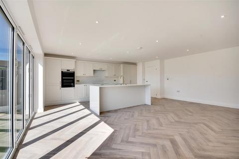 undefined, Glovers Field, Kelvedon Hatch, Brentwood