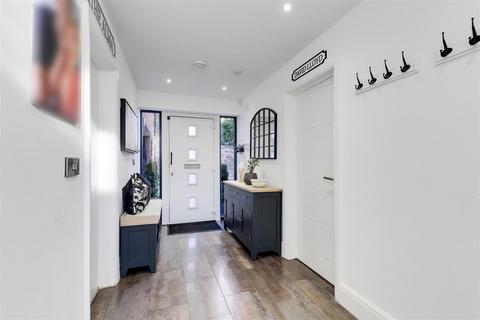 undefined, Holly Avenue, Wilford NG11